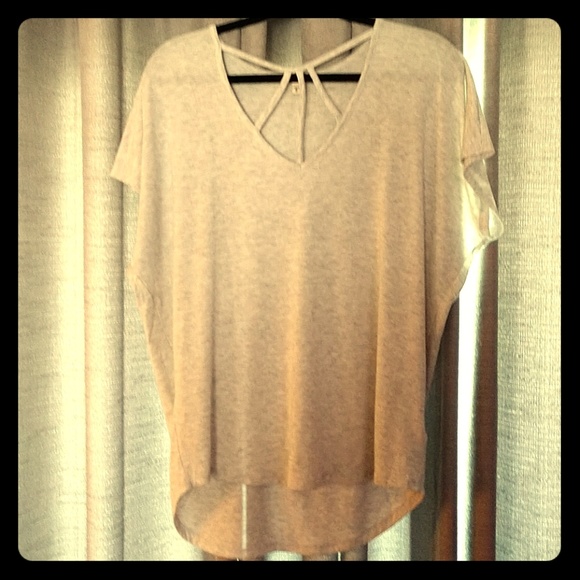Gray strappy t-shirt - Picture 1 of 2